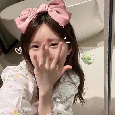 裸男歌唱